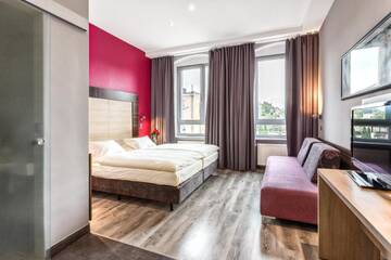 Фото номера Трехместный номер Отель Grand Boutique Hotel - dawny Hotel Kaliski Ratuszowy г. Жепин 7