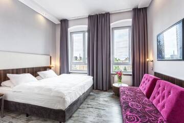 Фото номера Трехместный номер Отель Grand Boutique Hotel - dawny Hotel Kaliski Ratuszowy г. Жепин 13